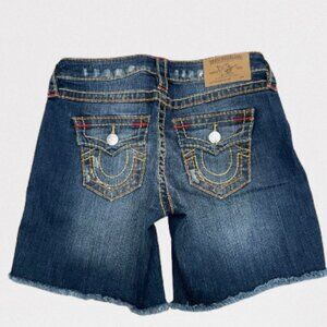 True Religion NWOT Women's Mid-Rise Cut-off Big T Shorts Mid Wash Size 26